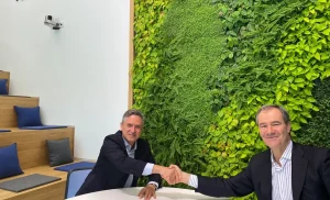 Firma-colaboración-ISS-y-Fundacio-CODESPA-2021